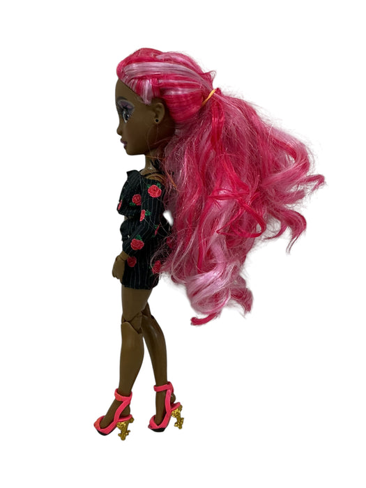 Daria Roselyn (RAINBOW HIGH)