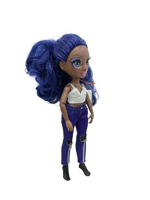 Krystal Bailey (RAINBOW HIGH)