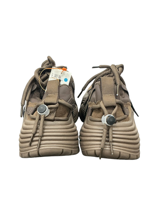 Tenis