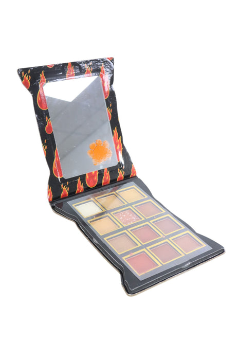 Paleta de sombras (TASTE BEAUTY)