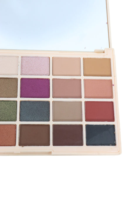 Paleta de sombras (REVOLUTION)