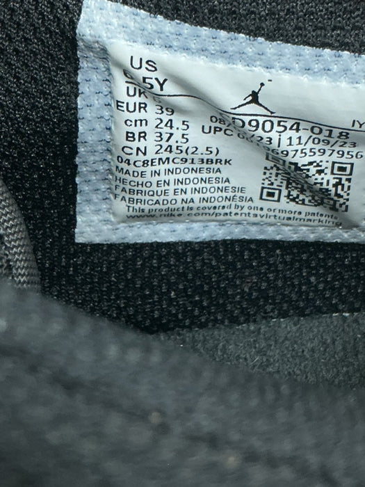 Tenis 6.5Y (JORDAN)