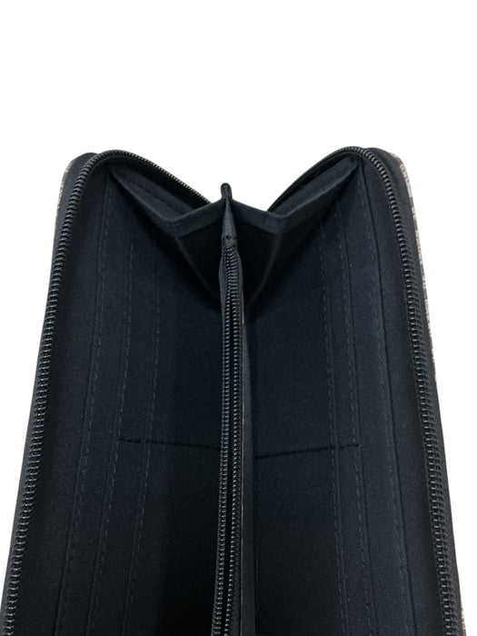 Cartera Wristlet