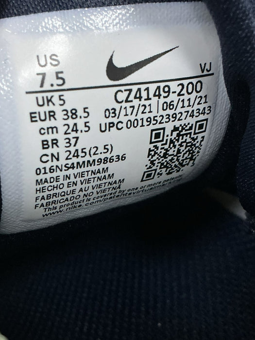 Tenis 7.5 (NIKE)