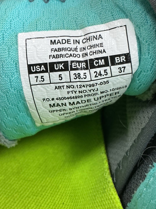 Tenis 7.5 (UNDER ARMOUR)