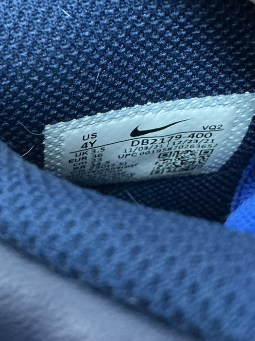 Tenis 4Y (NIKE)