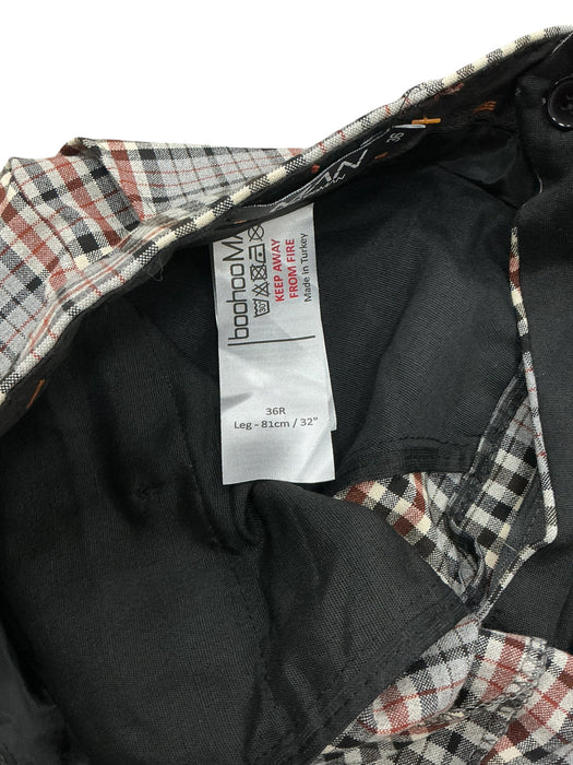Pantalón  36R (BOOHOOMAN)
