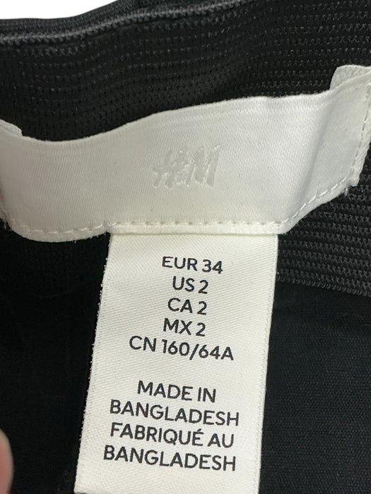 Pantalón XS (H&M)