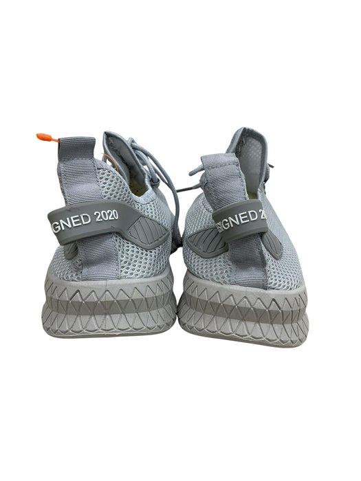 Tenis