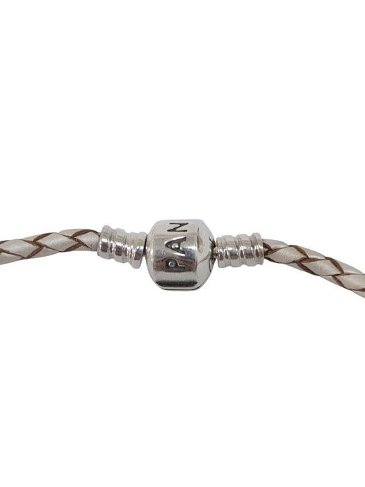 Pulsera con broche de plata (PANDORA)