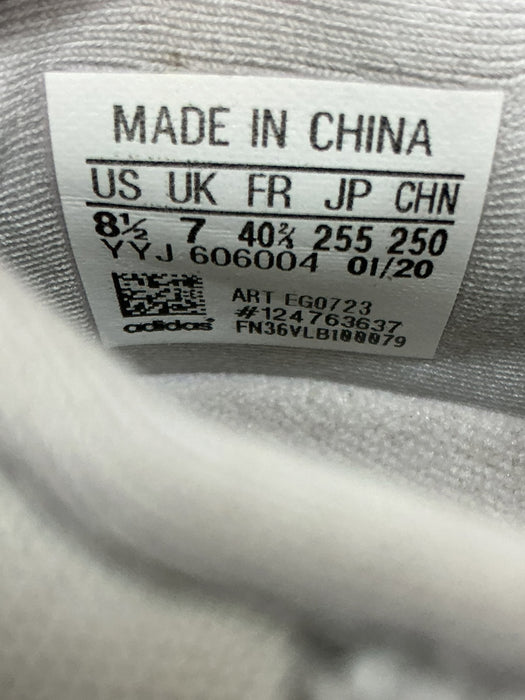 Tenis 8.5