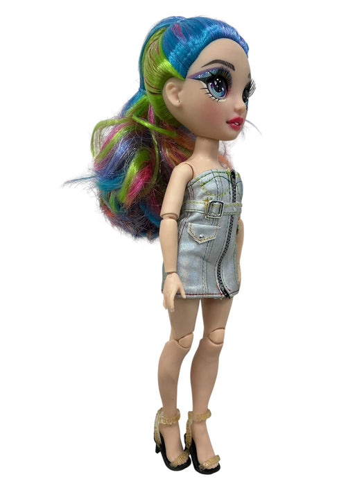 Amaya Raine (RAINBOW HIGH)