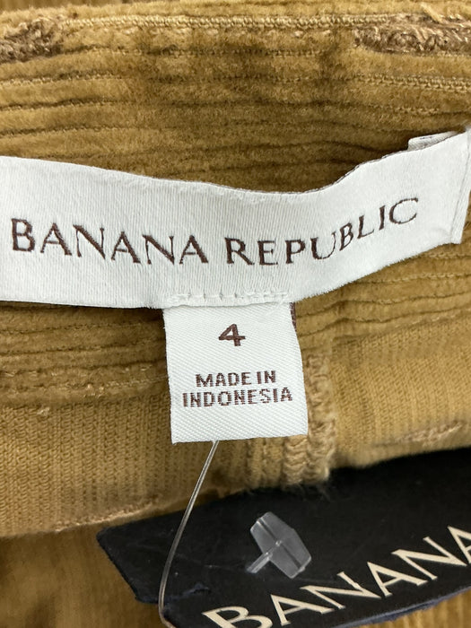 Falda 4 (BANANA REPUBLIC)
