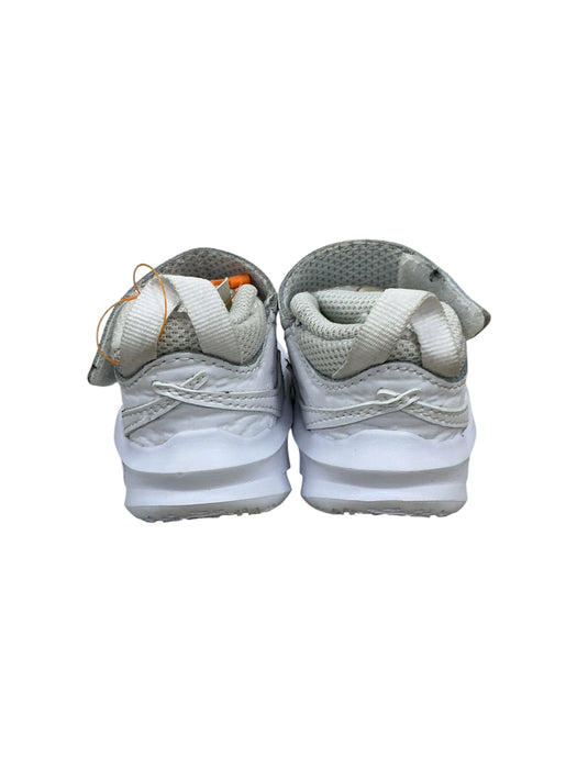 Tenis para bebé 2C (NIKE)