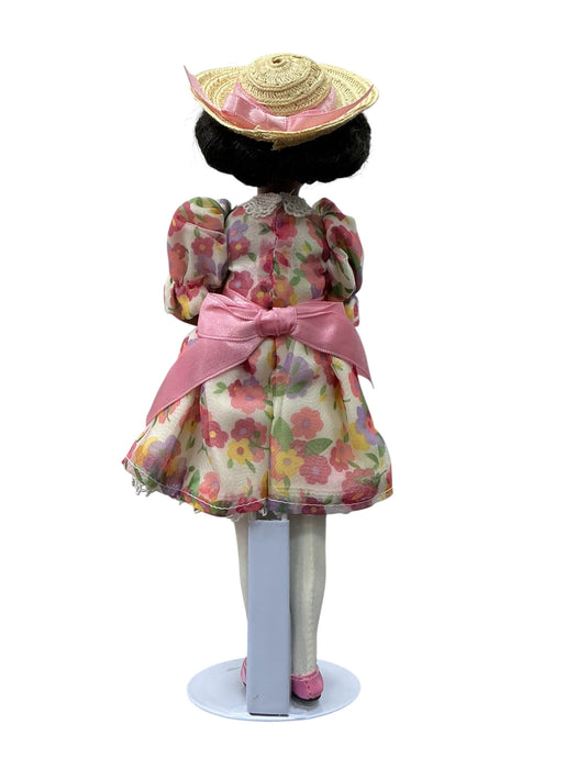 Muñeca Decorativa (AVON FINE)