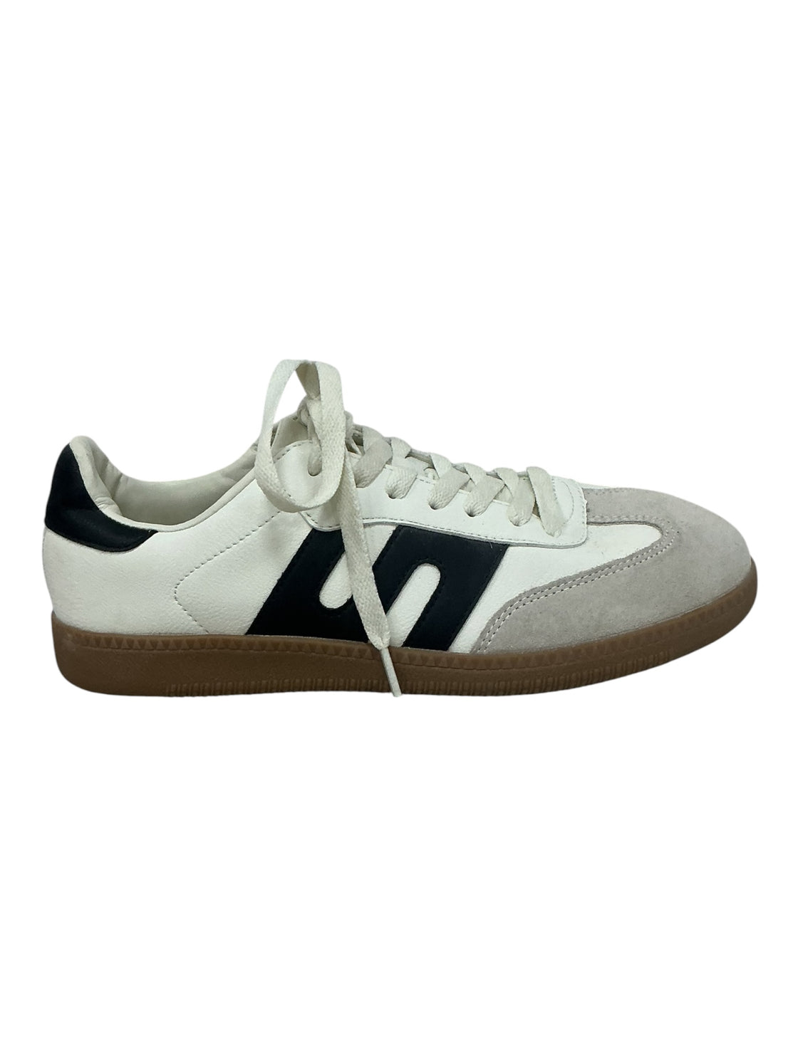 Tenis 8.5