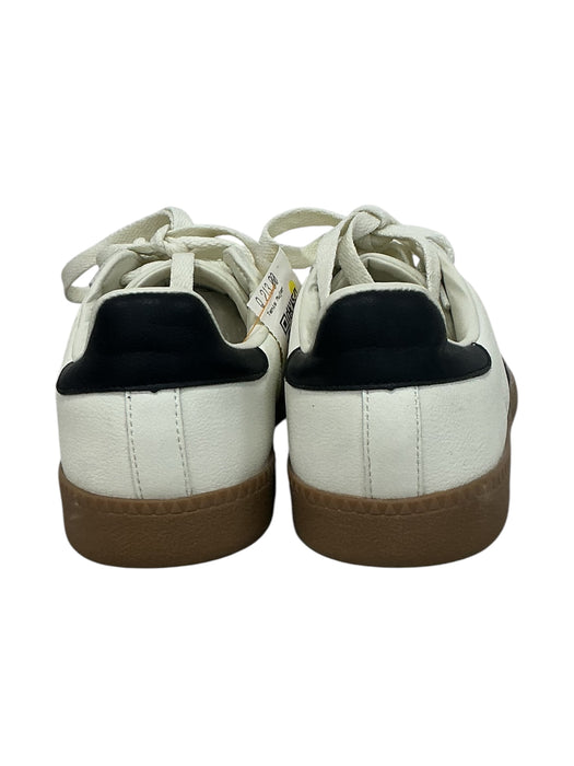 Tenis 8.5