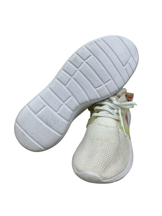 Tenis 8.5