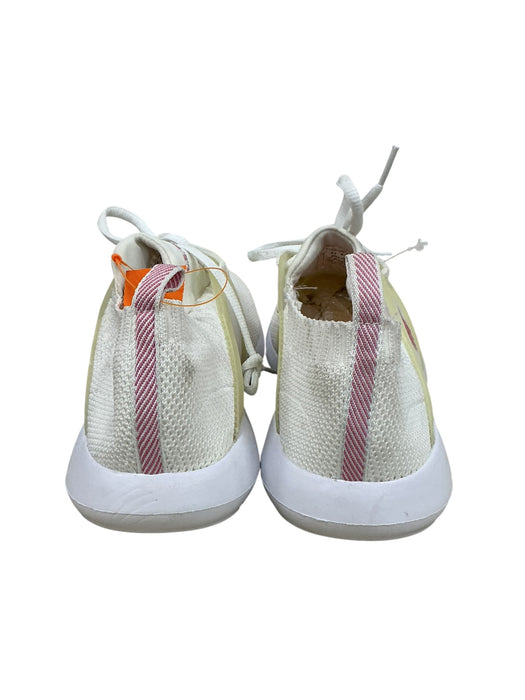 Tenis 8.5