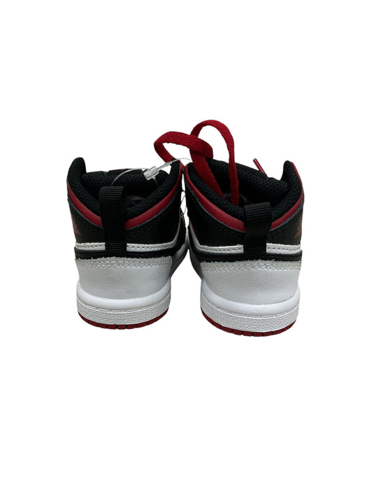 Tenis para bebé 4C  (JORDAN)