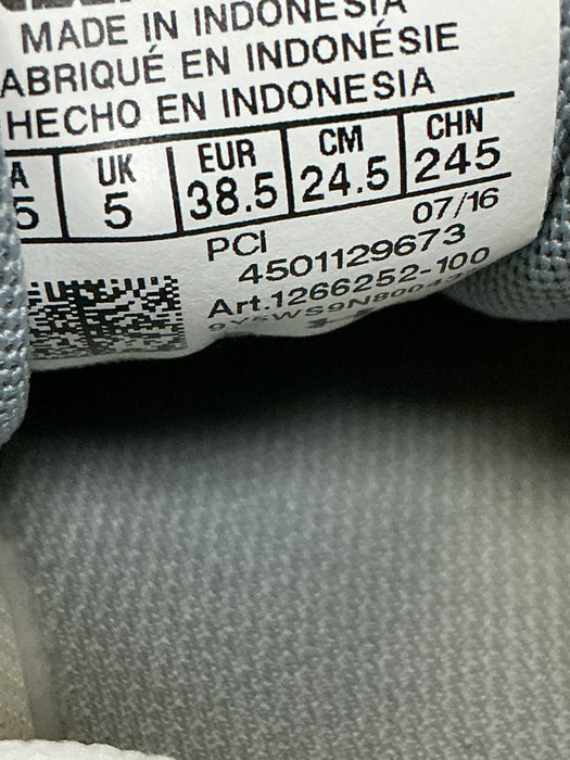 Tenis 7.5 (UNDER ARMOUR)