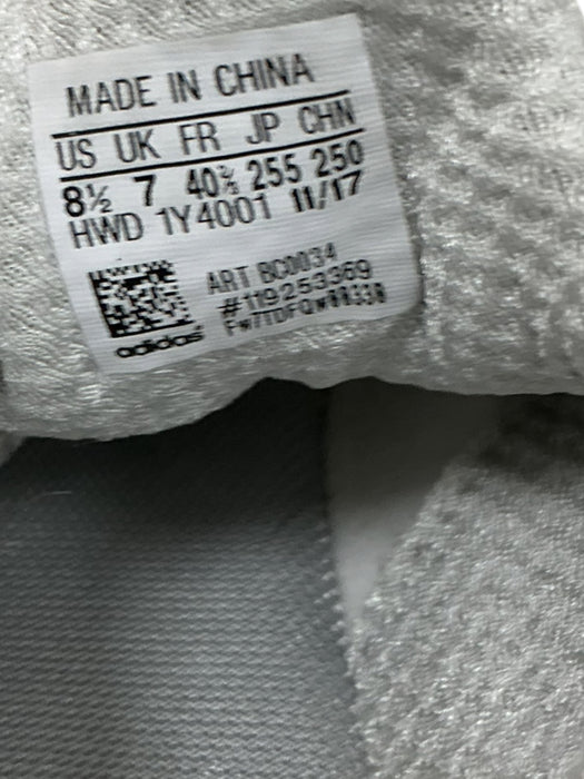 Tenis 8.5