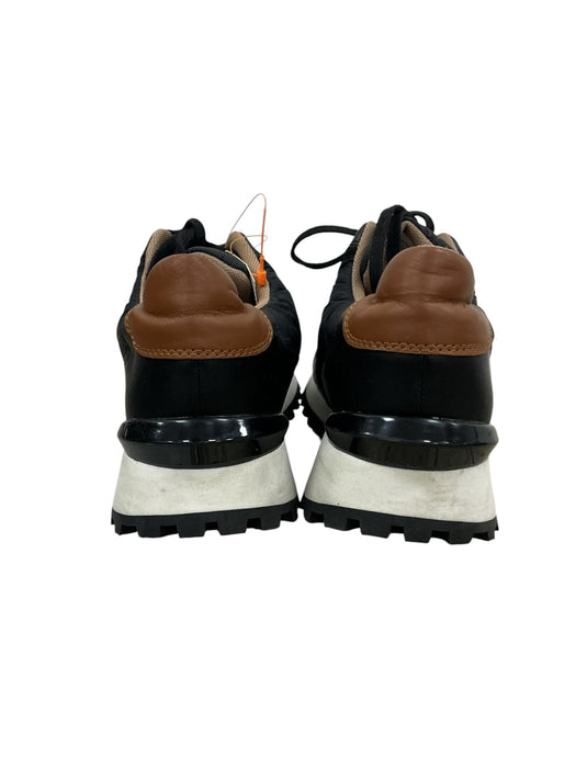 Tenis