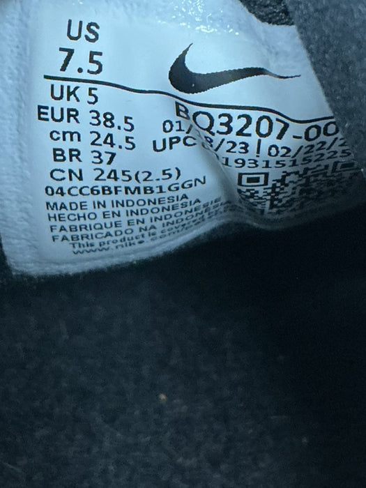 Tenis 7.5 (NIKE)