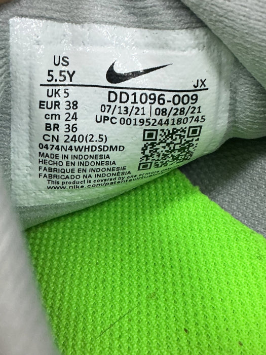 Tenis 5.5Y (NIKE)