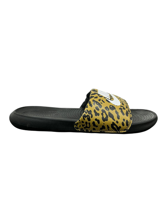 Sandalia 10 (NIKE)