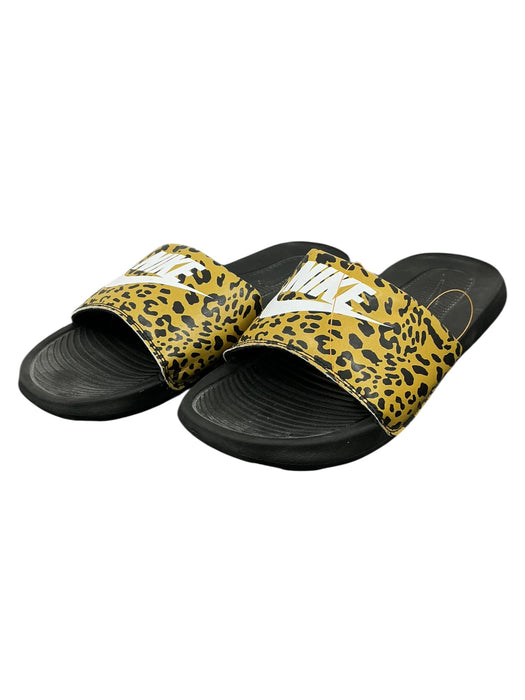Sandalia 10 (NIKE)