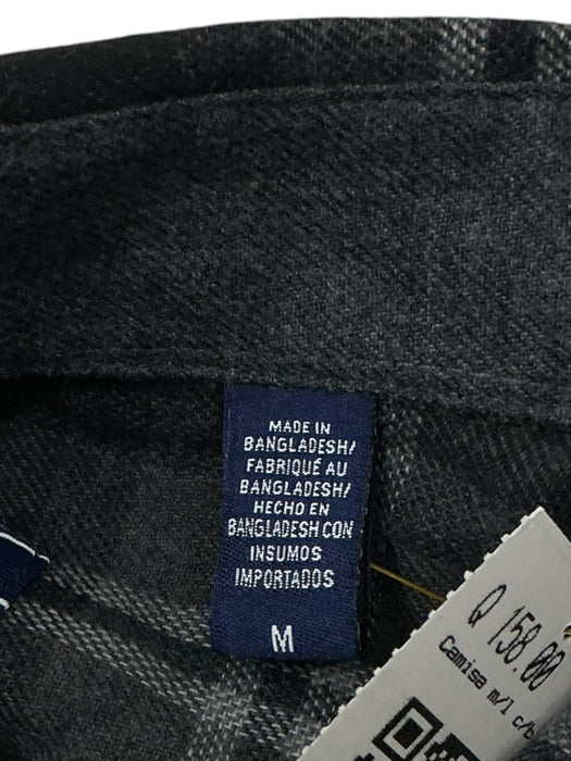 Etiqueta IZOD - Talla M, Made in Bangladesh, Temperature Regulated