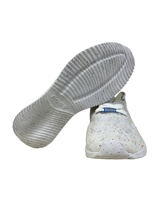 Tenis 8.5