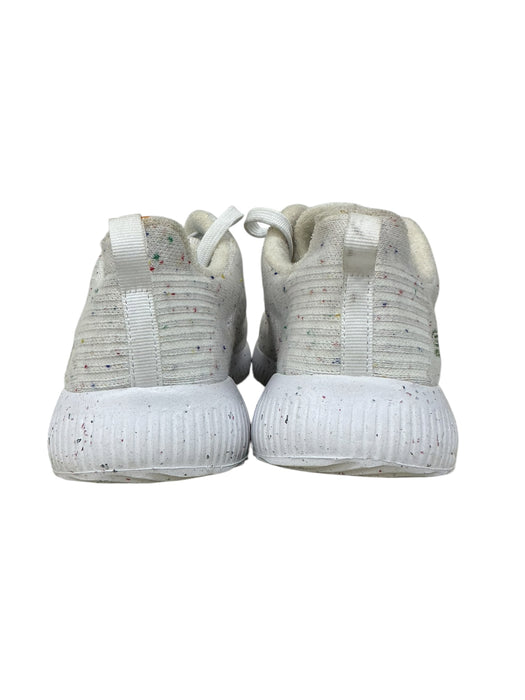 Tenis 8.5