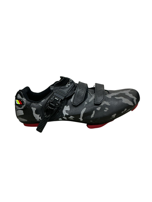 Tenis 46
