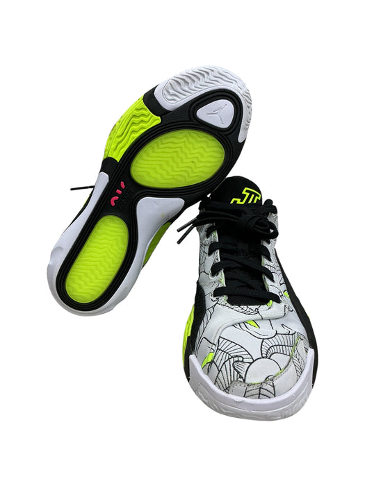 Tenis 5.5Y (JORDAN)