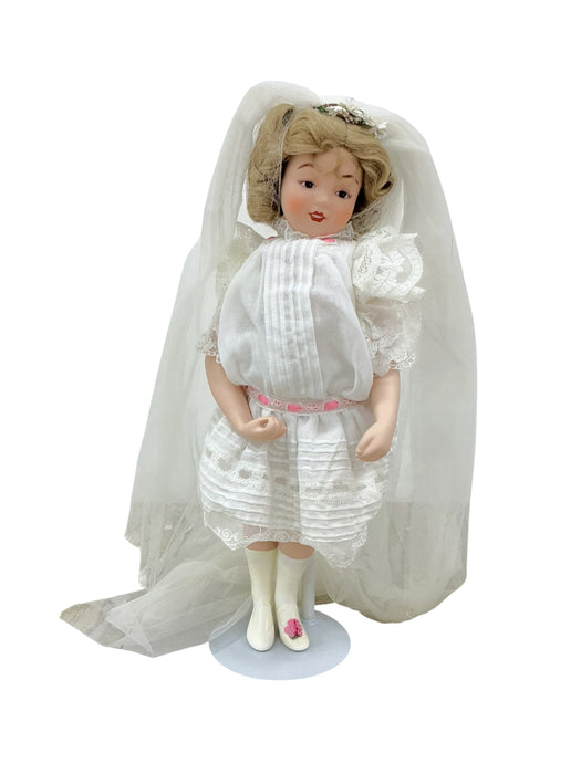 Playing Bride (THE HAMILTON COLLECTION)