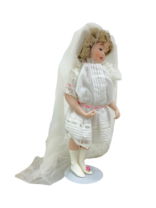 Playing Bride (THE HAMILTON COLLECTION)