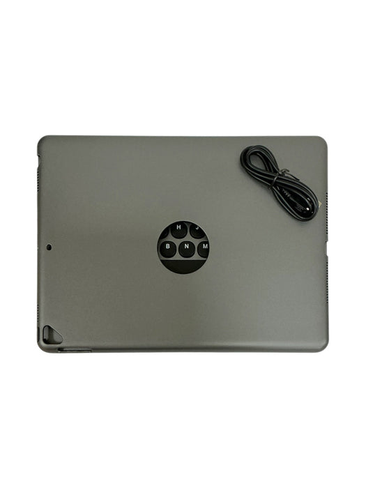 Funda teclado iPad cerrada - vista posterior con cable USB incluido