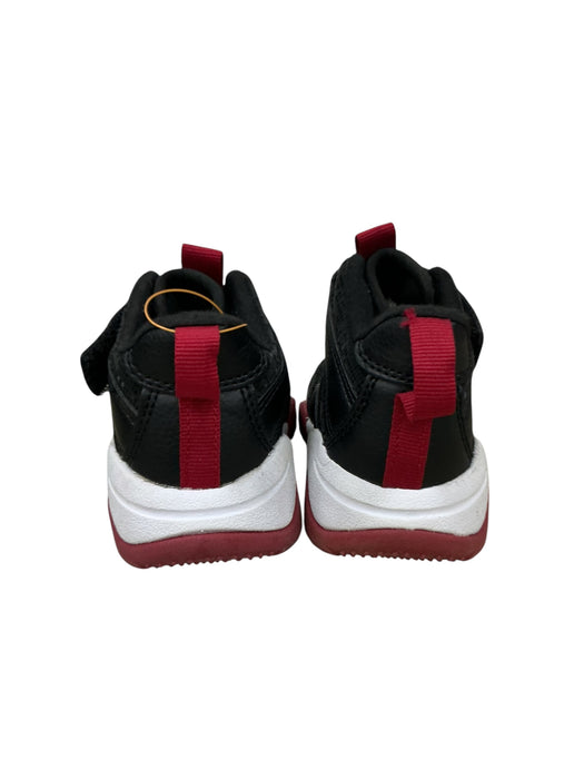 Tenis para bebé 6 (CAT & JACK)