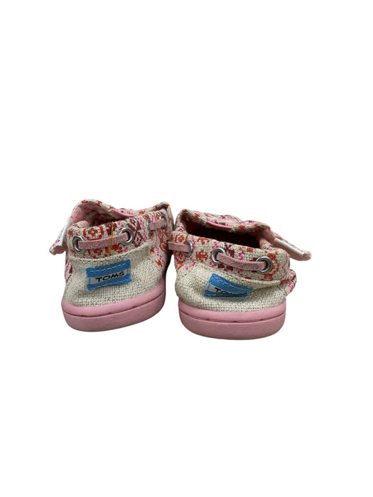 Zapato para bebé 4 (TOMS)