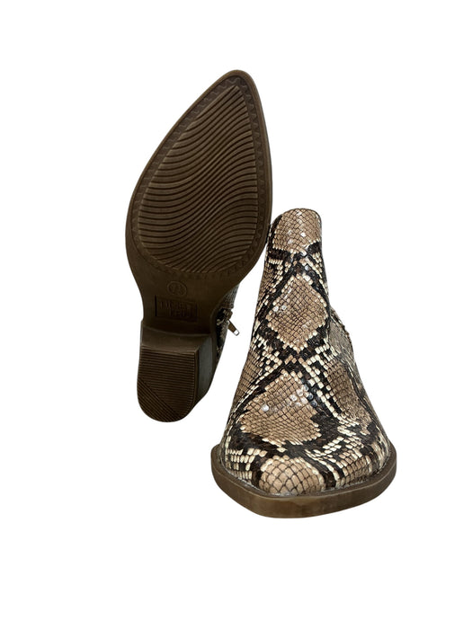 Bota 7.5 (TIME AND TRU)