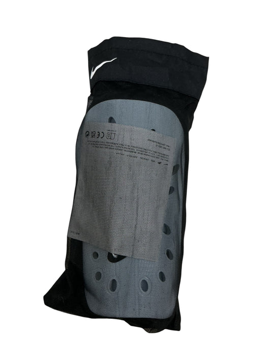 Espinilleras (NIKE)