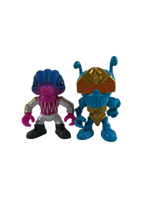 Duo de figuras (TREASURE X)