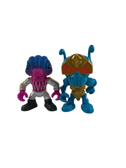 Duo de figuras (TREASURE X)