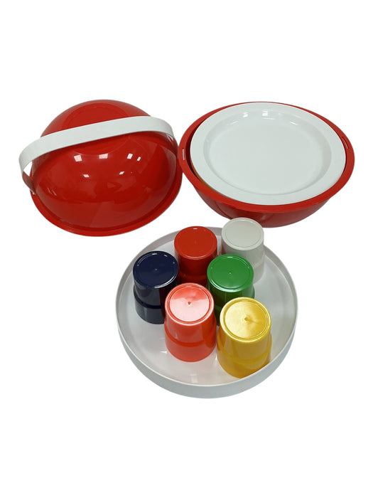 Set de platos y cubiertos
