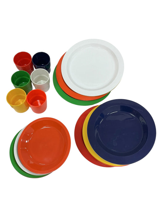 Set de platos y cubiertos