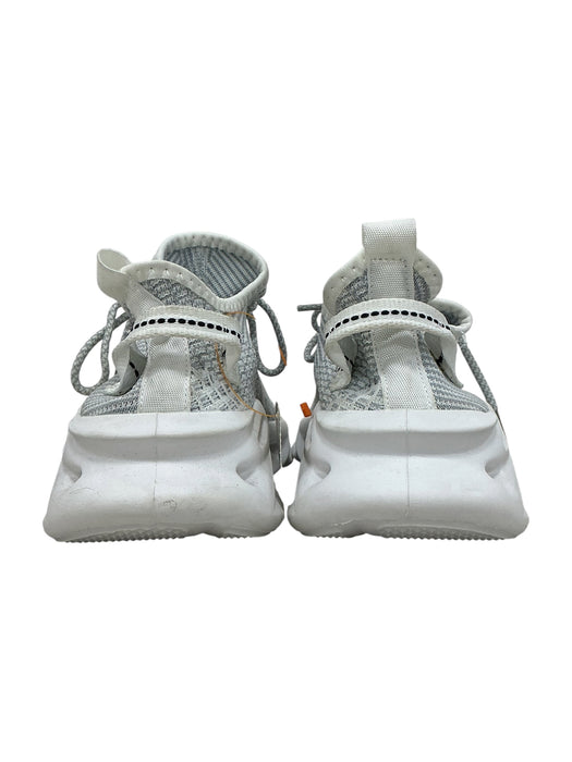 Tenis
