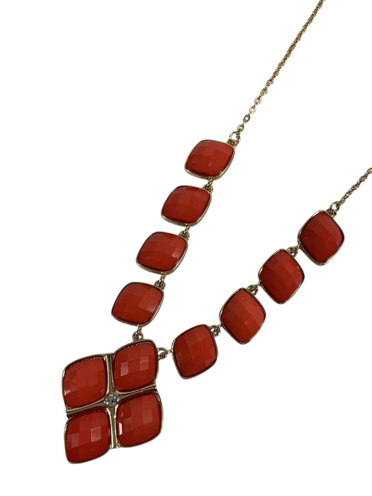 Collar y aretes de fantasía (CHÉRIE)