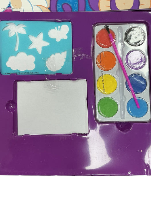 Set Arte Fingerlings - detalle crayones y marcadores de colores en sus compartimentos